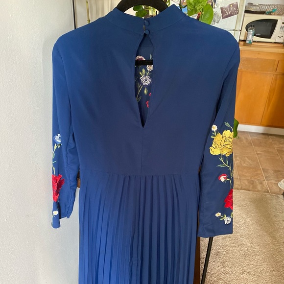ASOS Embroidered dress. Size 4 - Picture 6 of 6